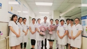 青岛眼科医院庆祝首个中国医师节