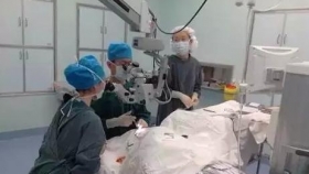 准空姐高度近视影响外貌，ICL晶体植入解决多年困扰