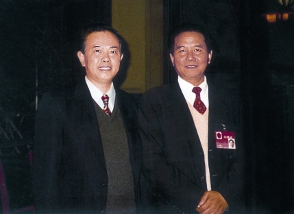 中央政治局原常委，中央纪律检查委员会原书记吴官正与谢