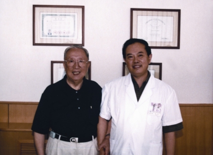 全国人大常委会原副委员长吴阶平院士到我所视察时合影