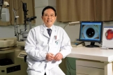 谢立信院士：5分钟一台手术，他给千万双眼“绣”出光明