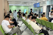 海报调查|大数据与AI双重加持！全飞秒4.0助力高考生拥抱清晰