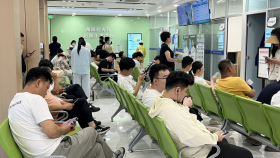海报调查|大数据与AI双重加持！全飞秒4.0助力高考生拥抱清晰