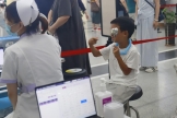 海报调查|孩子暑期视力防线告急？！眼科医生教你这样 “补防”