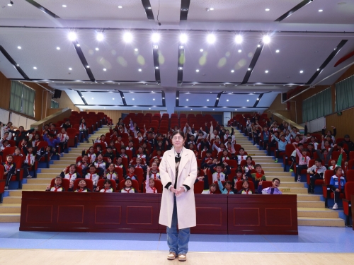 护眼科普进校园，守护明眸向未来 | 专家讲座走进崂山区第三实验小学