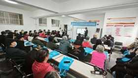 名医进社区!青岛眼科医院专家携青岛开放大学,送眼健康服务到社区