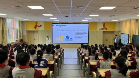 青岛眼科医院“爱眼护眼公开课”走进青岛哲范小学